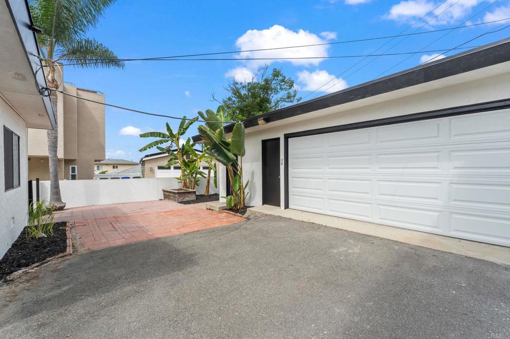 152 54 Redwood Avenue