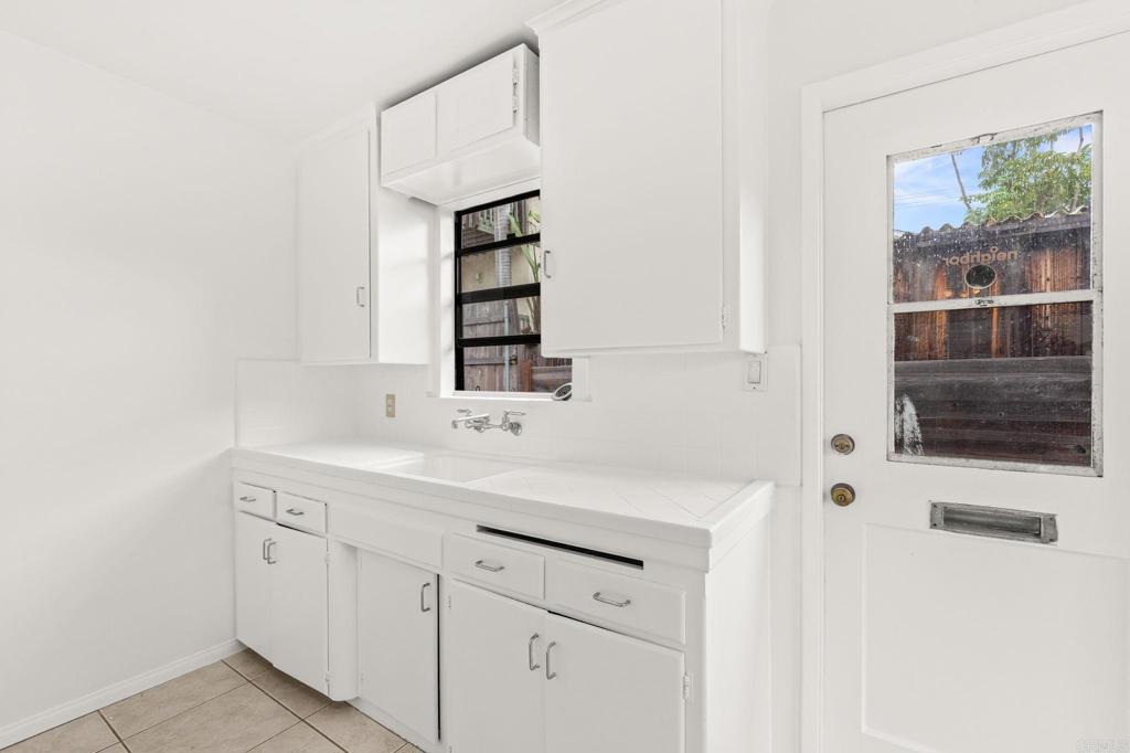 152 54 Redwood Avenue