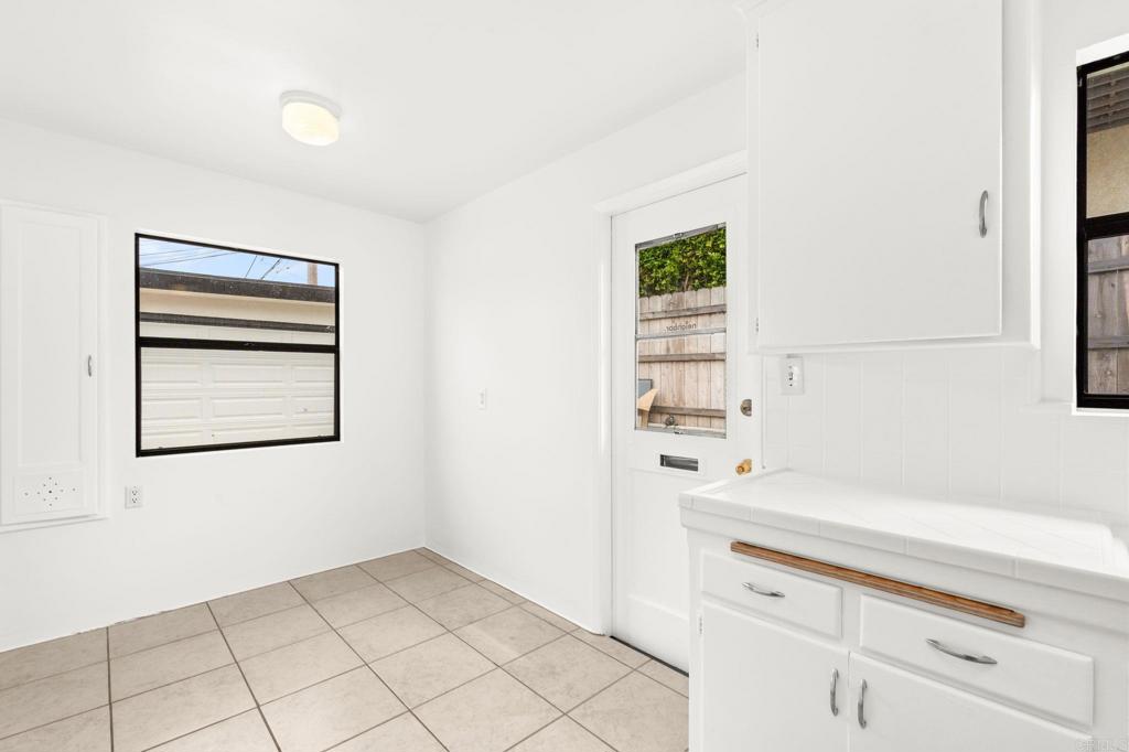 152 54 Redwood Avenue