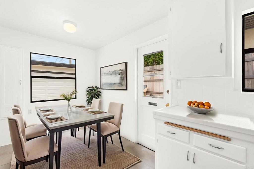 152 54 Redwood Avenue