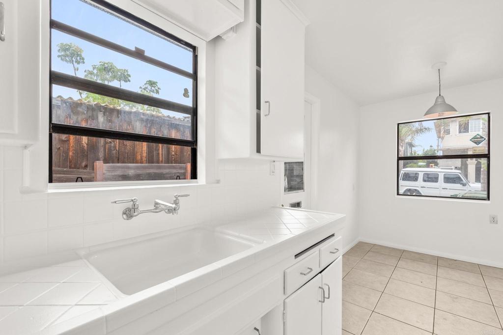 152 54 Redwood Avenue