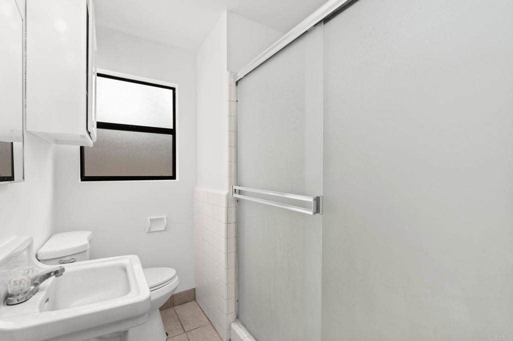 152 54 Redwood Avenue