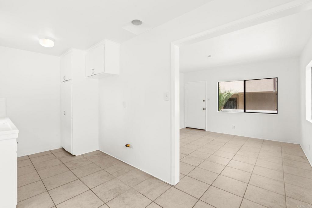 152 54 Redwood Avenue