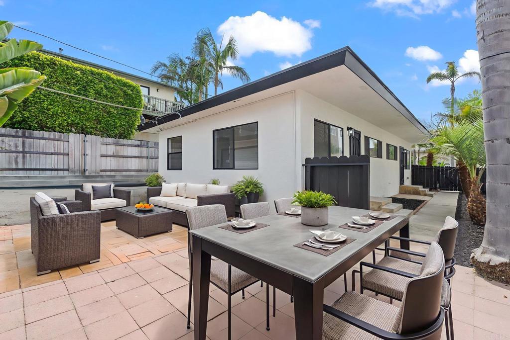 152 54 Redwood Avenue