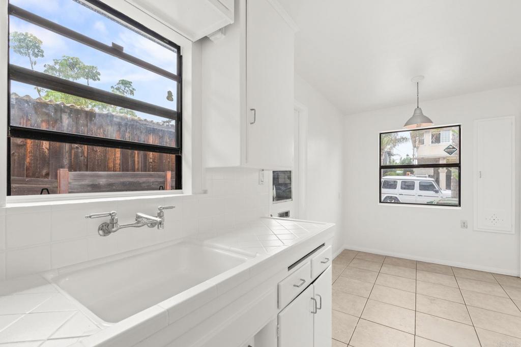 152 54 Redwood Avenue