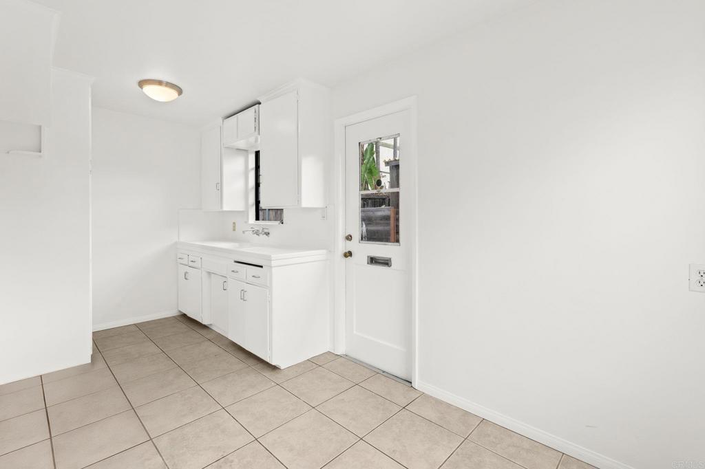 152 54 Redwood Avenue