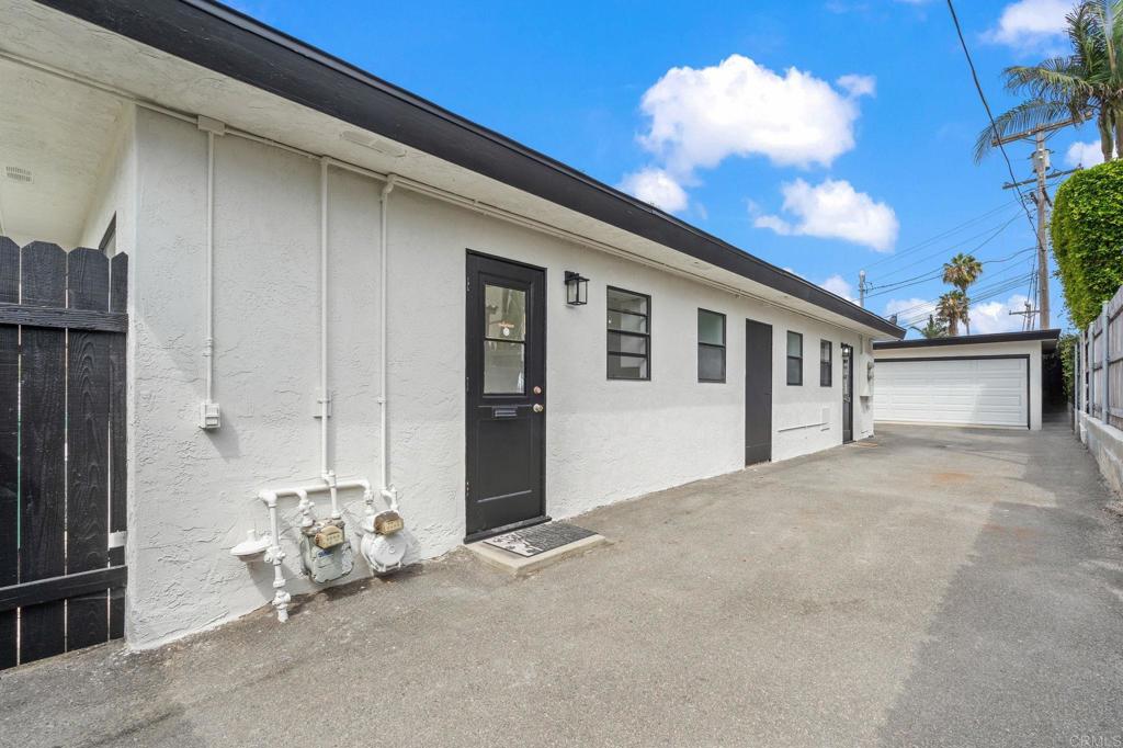 152 54 Redwood Avenue