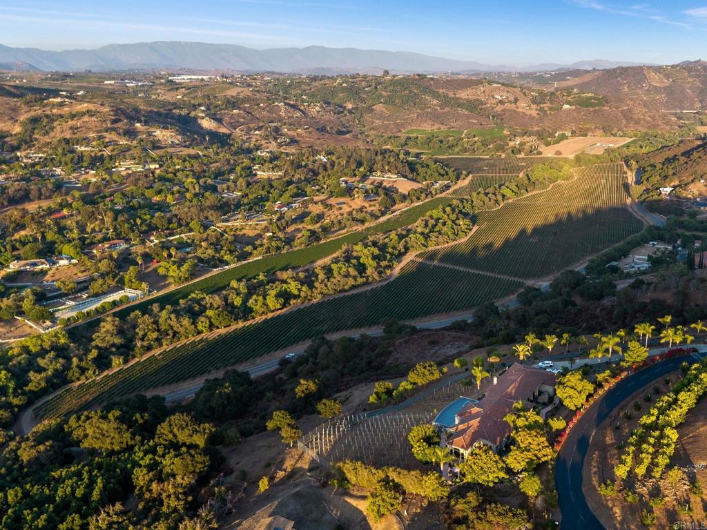 30330 Via Maria Elena