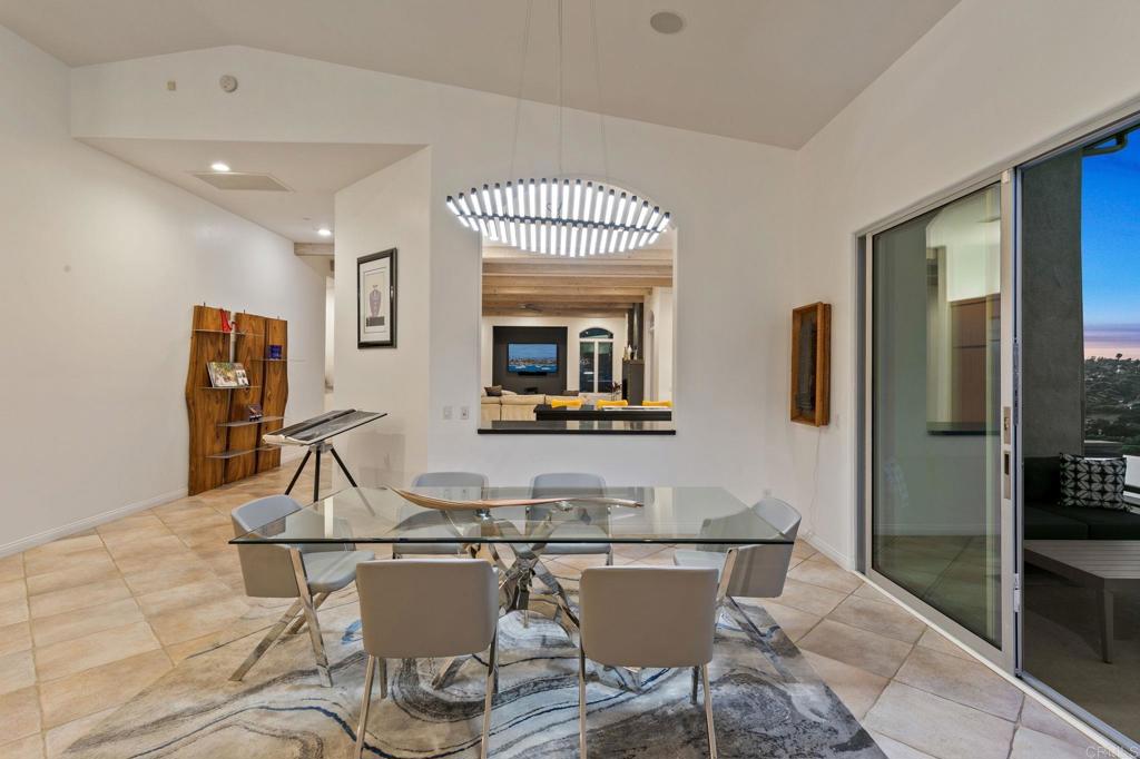 30330 Via Maria Elena