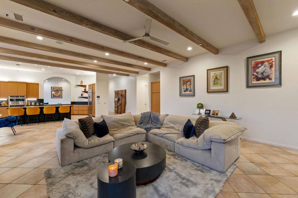 30330 Via Maria Elena