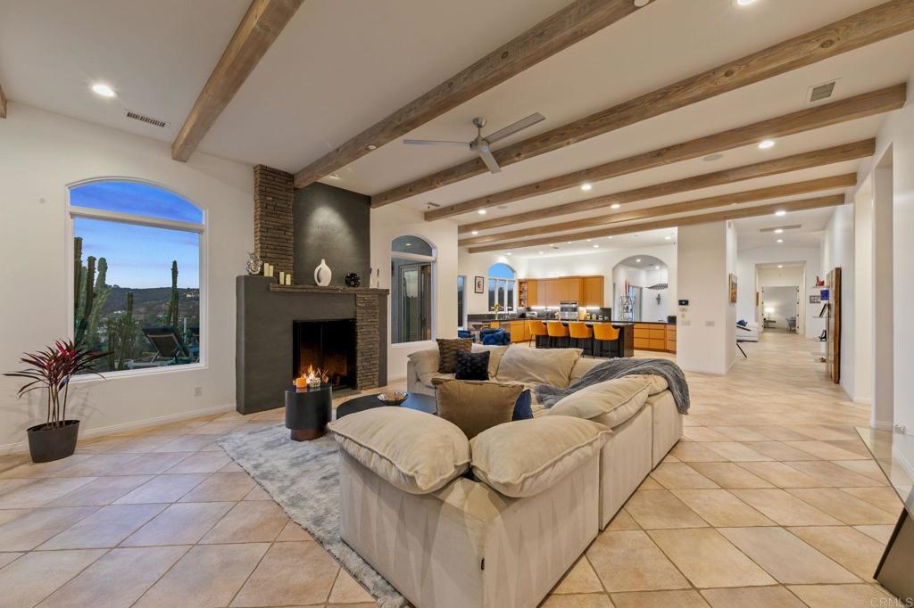 30330 Via Maria Elena