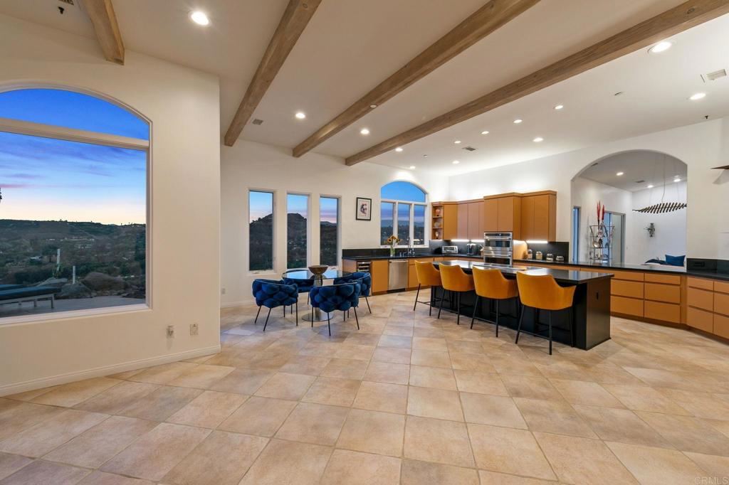 30330 Via Maria Elena