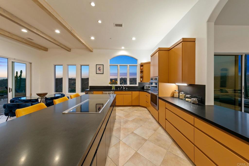 30330 Via Maria Elena