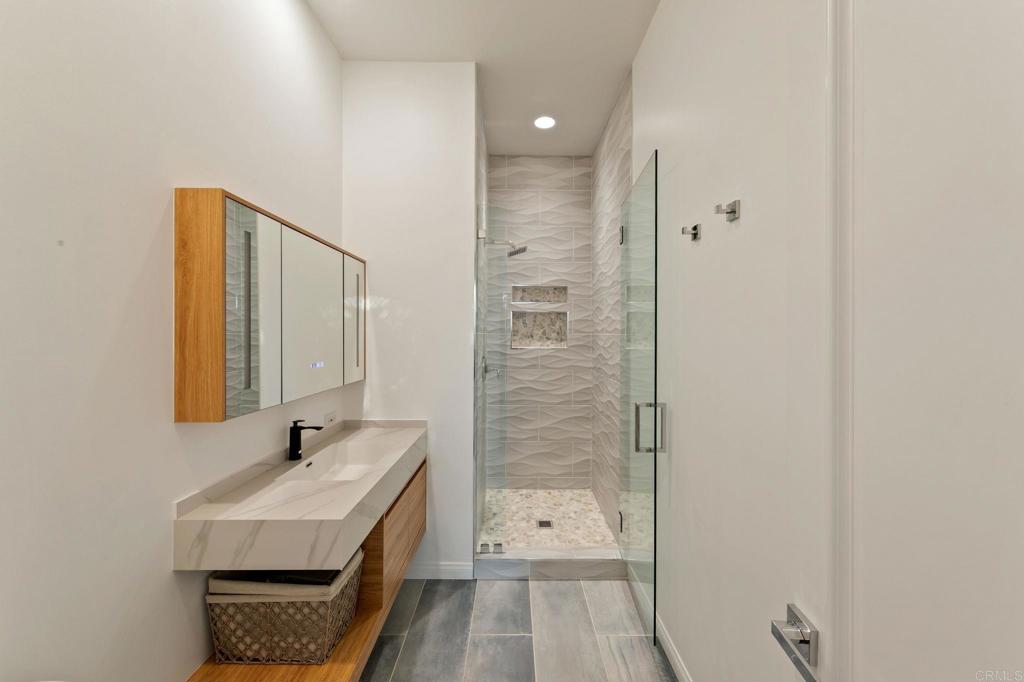 30330 Via Maria Elena