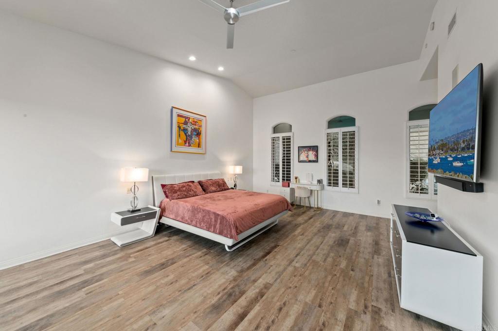 30330 Via Maria Elena