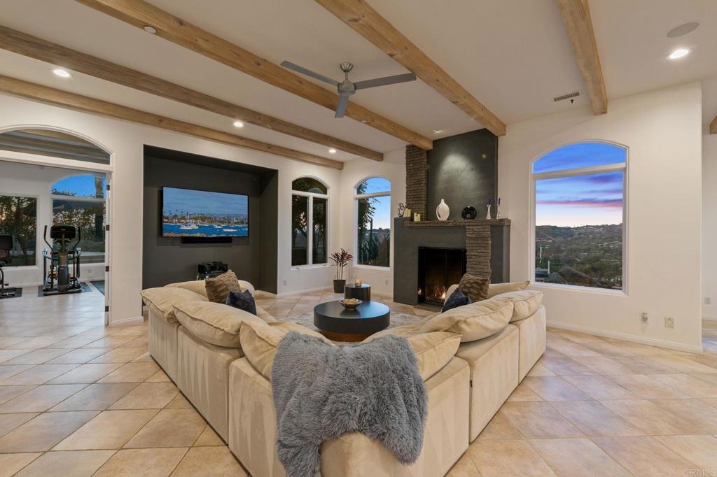 30330 Via Maria Elena