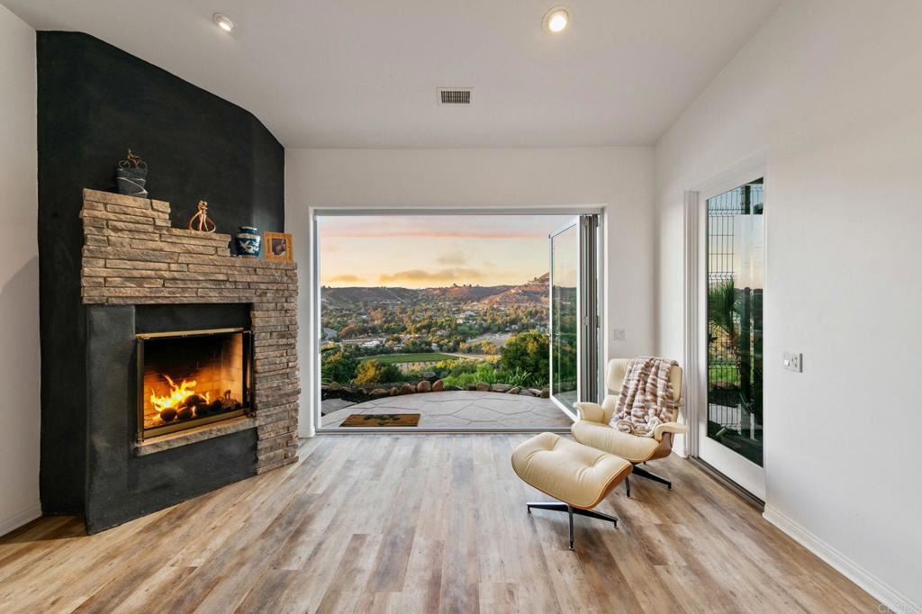 30330 Via Maria Elena