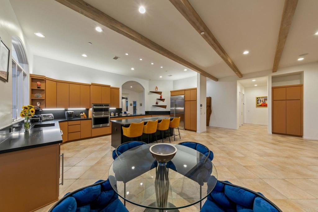 30330 Via Maria Elena