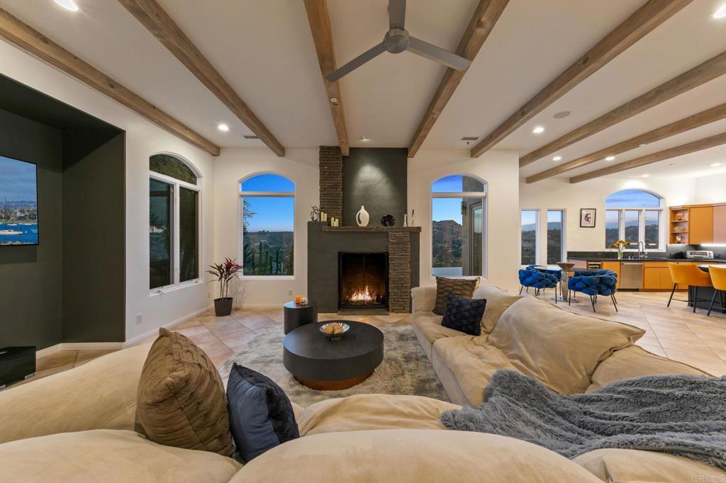 30330 Via Maria Elena