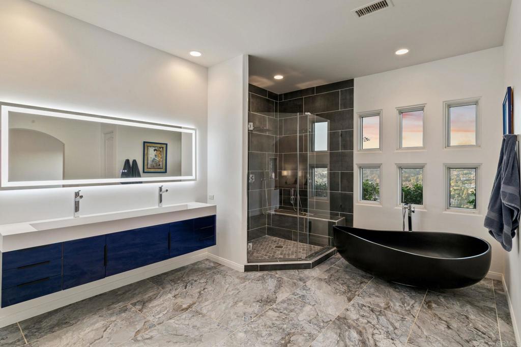 30330 Via Maria Elena