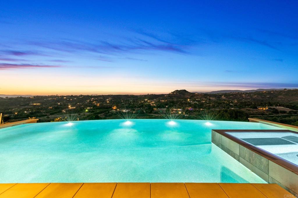 30330 Via Maria Elena