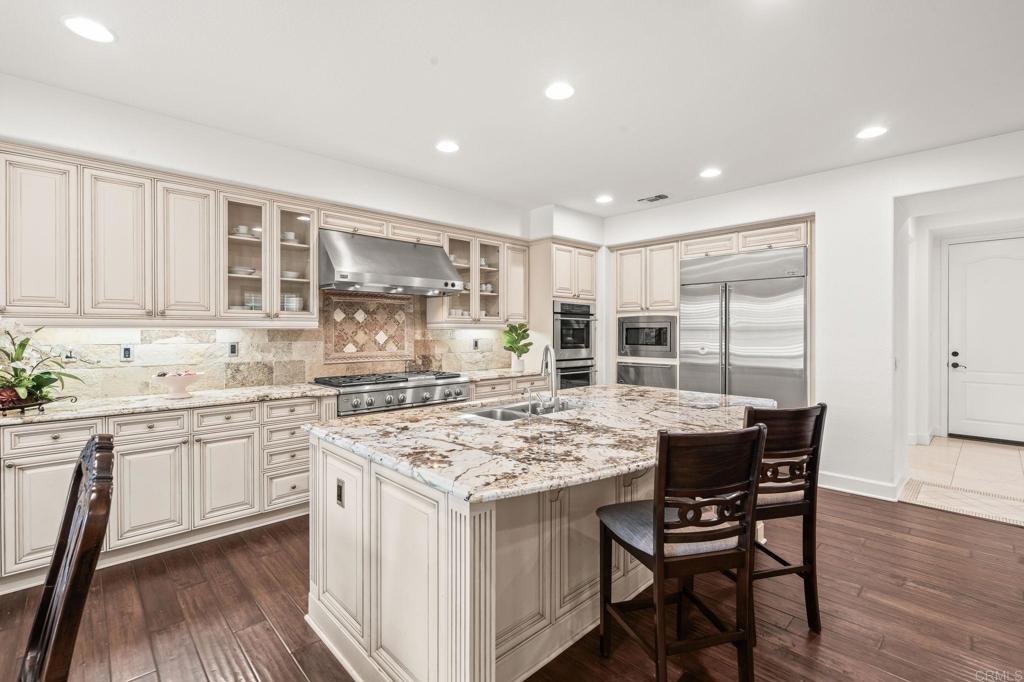 6839 Helenite Place