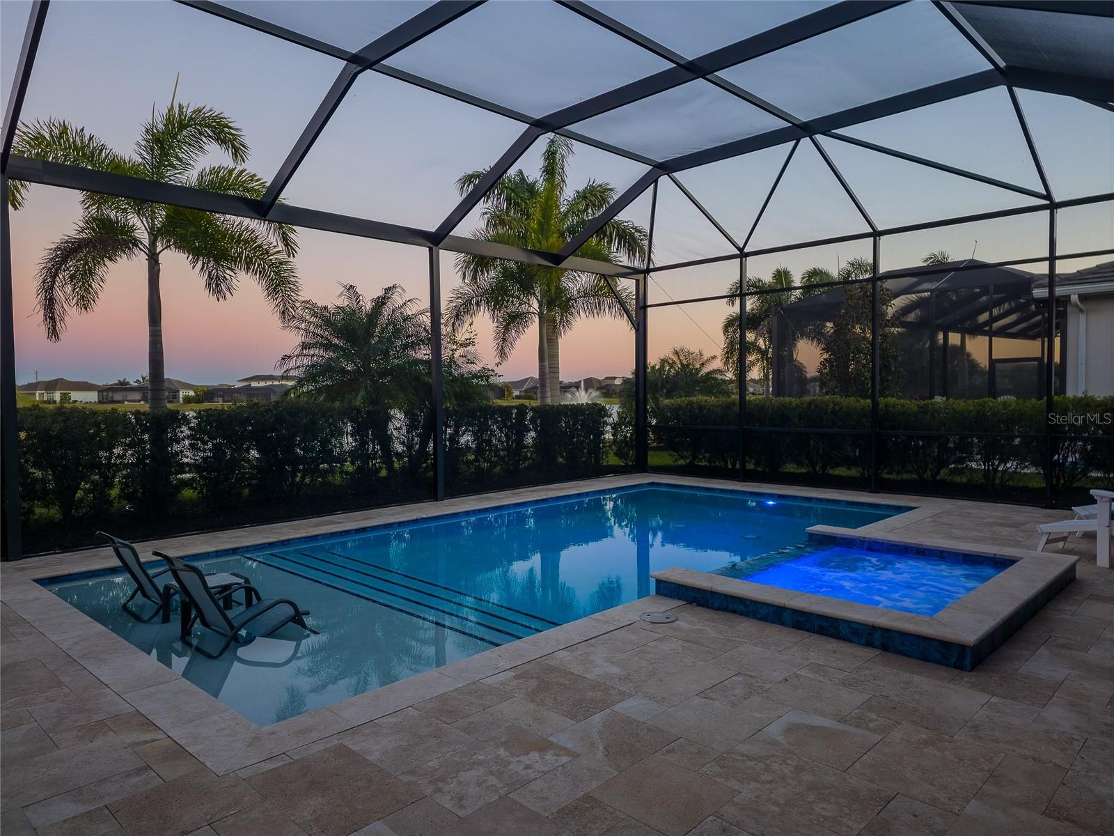 8252 REDONDA LOOP