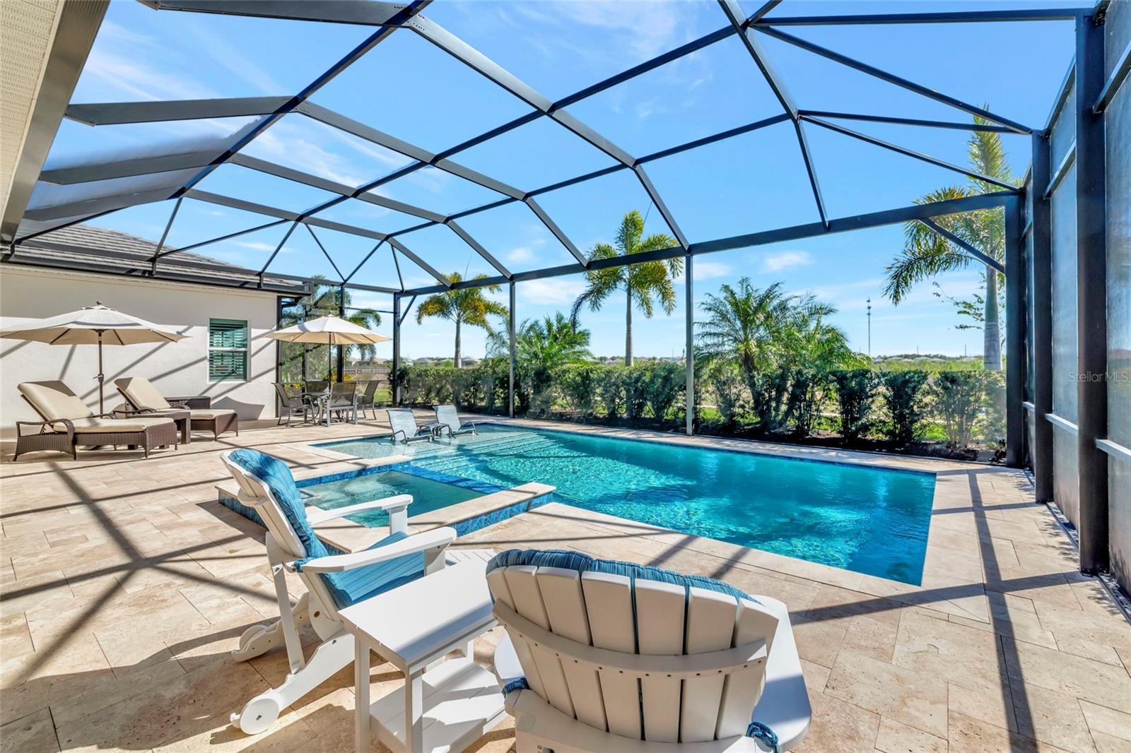 8252 REDONDA LOOP