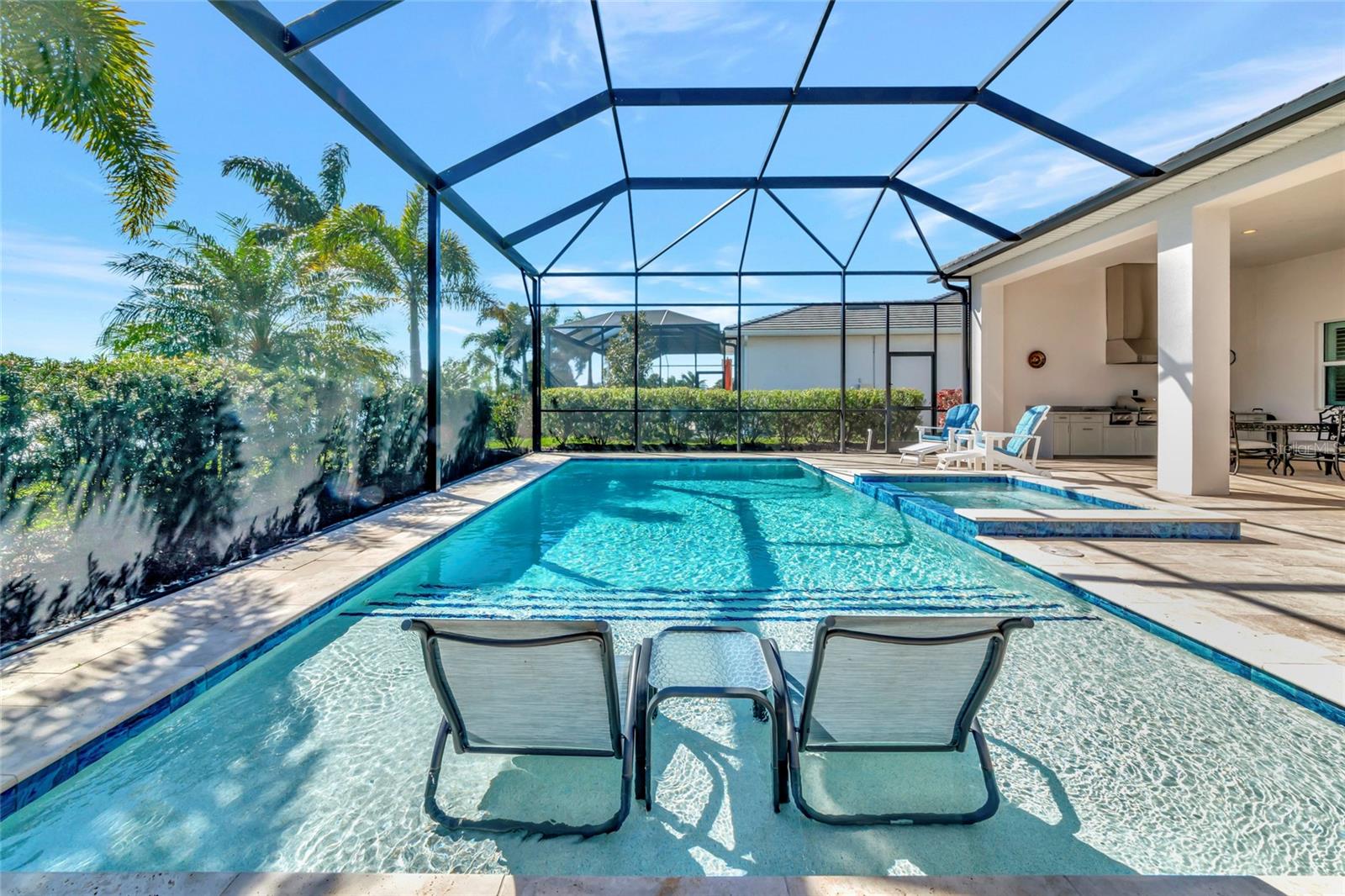 8252 REDONDA LOOP