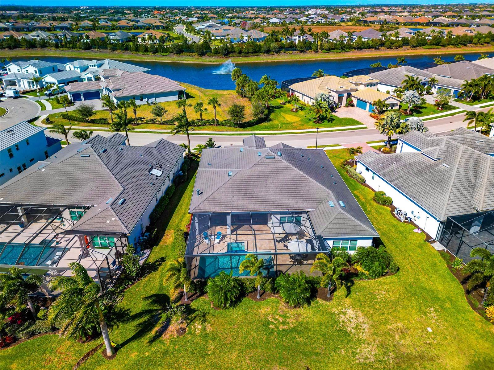 8252 REDONDA LOOP