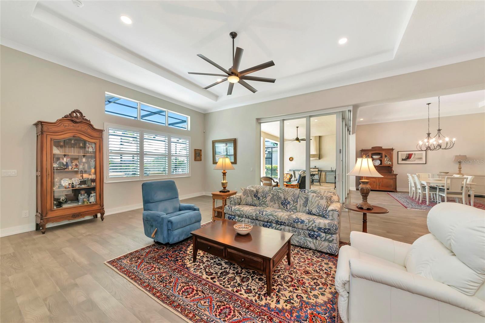 8252 REDONDA LOOP