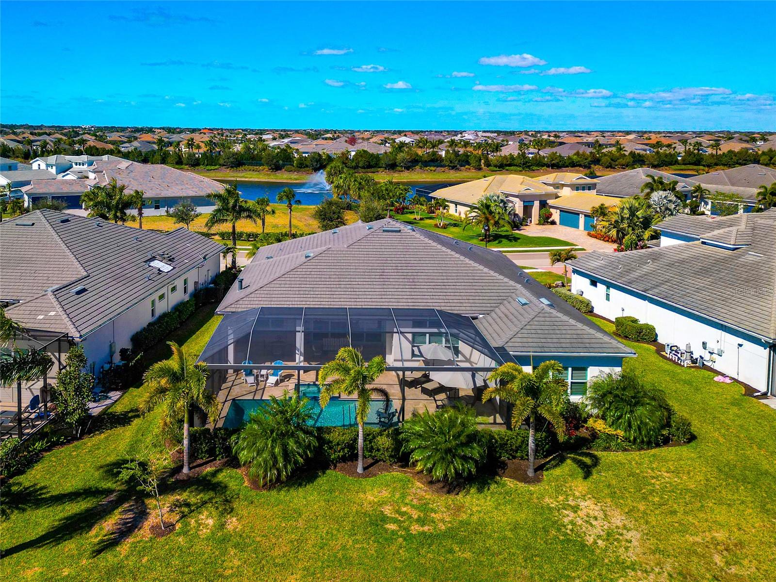 8252 REDONDA LOOP