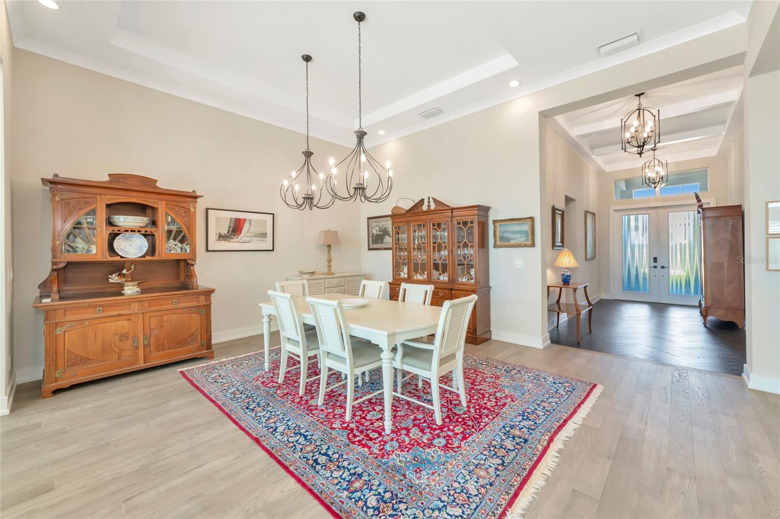 8252 REDONDA LOOP