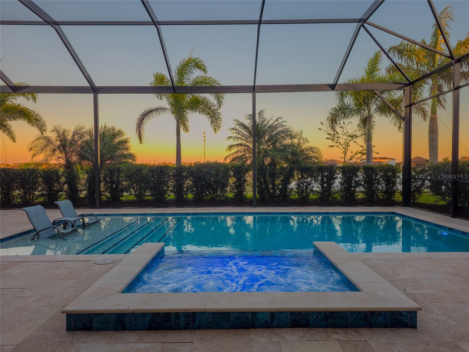 8252 REDONDA LOOP