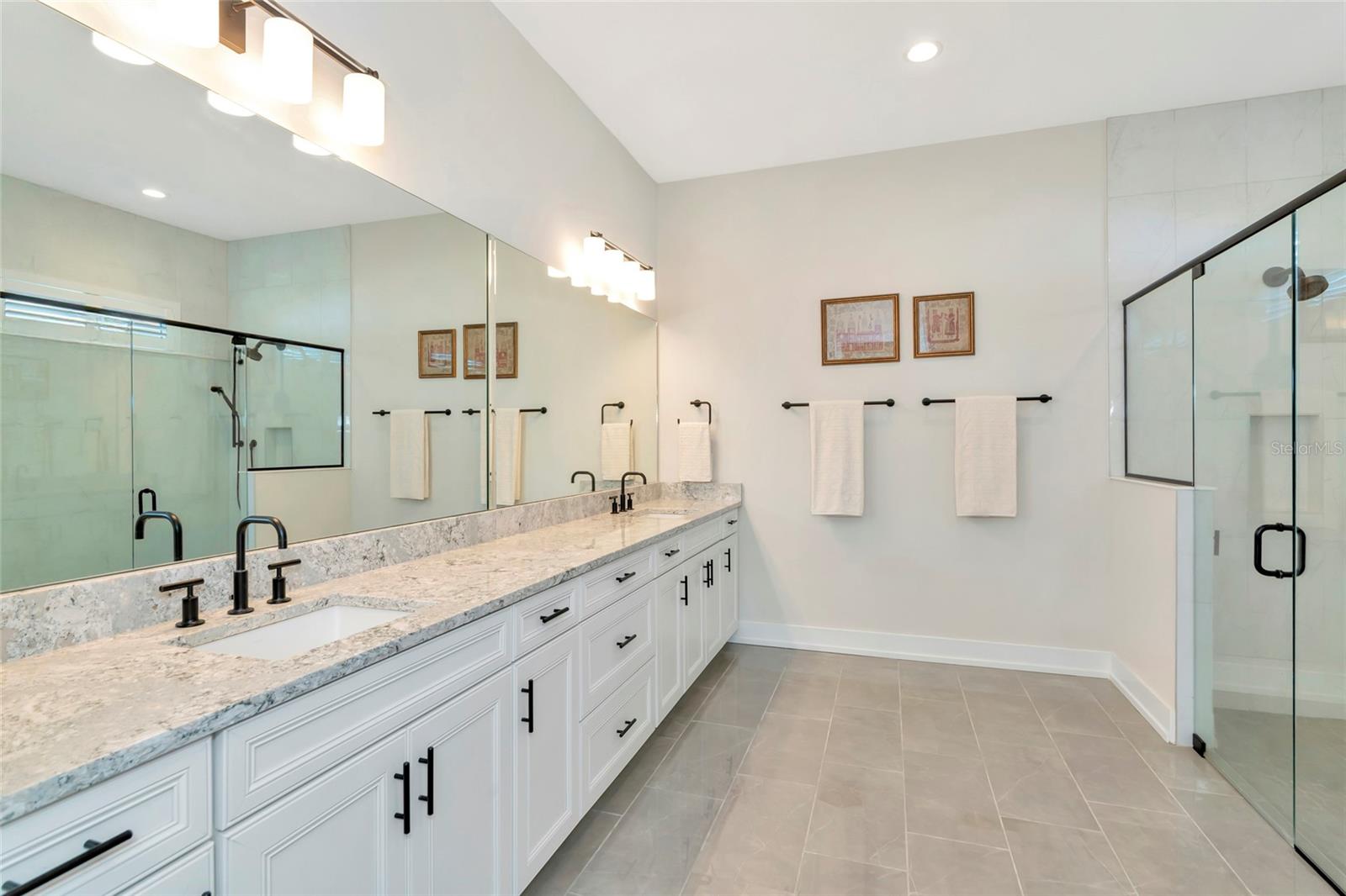 8252 REDONDA LOOP
