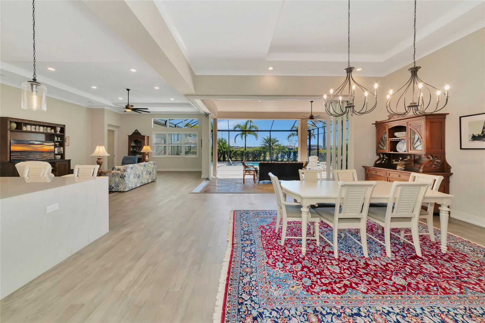 8252 REDONDA LOOP