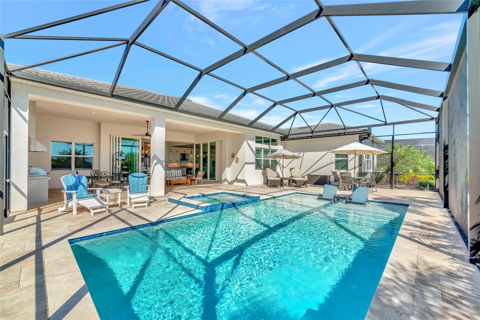 8252 REDONDA LOOP