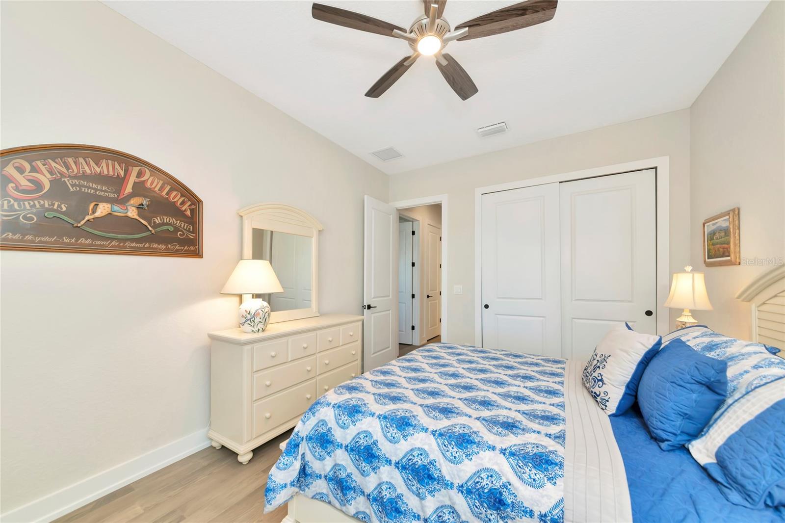 8252 REDONDA LOOP