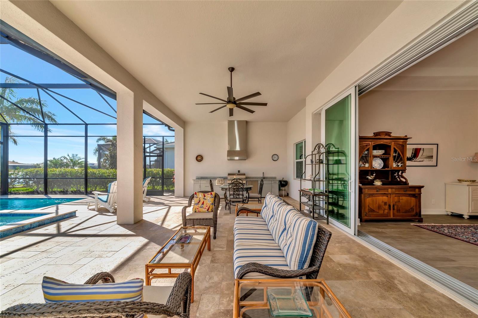 8252 REDONDA LOOP