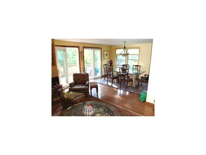 24 LAUREN Drive