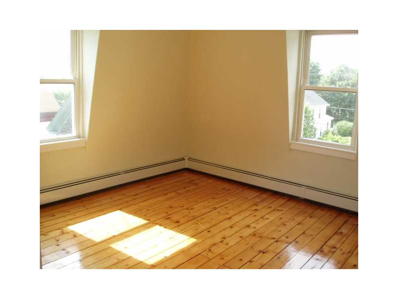 15 NARRAGANSETT Avenue
