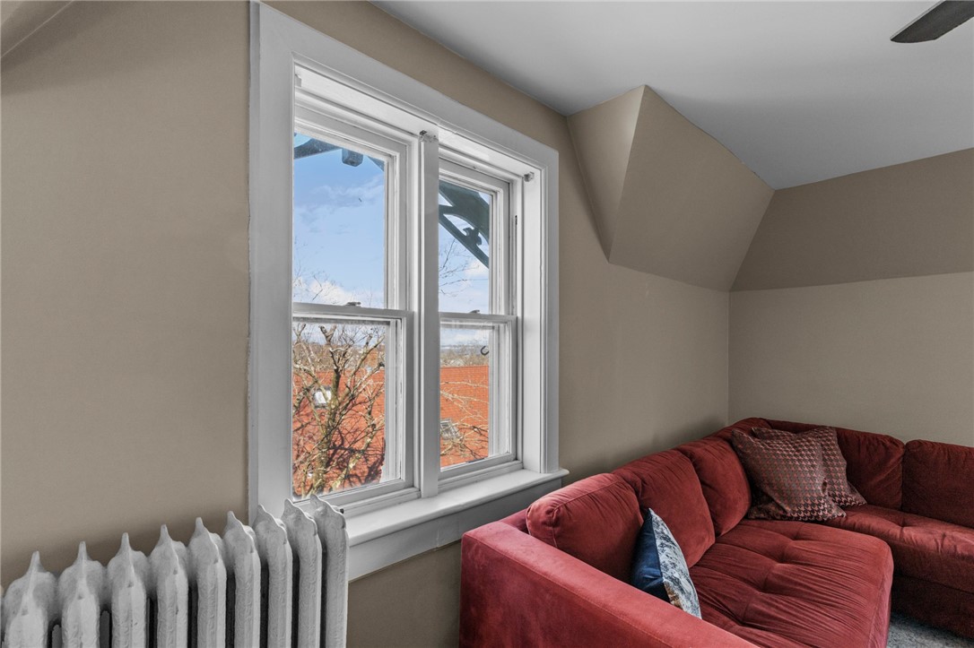 569 Spring Street 3