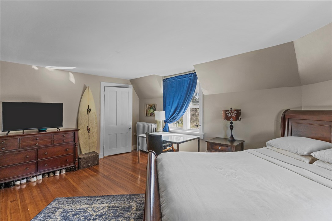 569 Spring Street 3