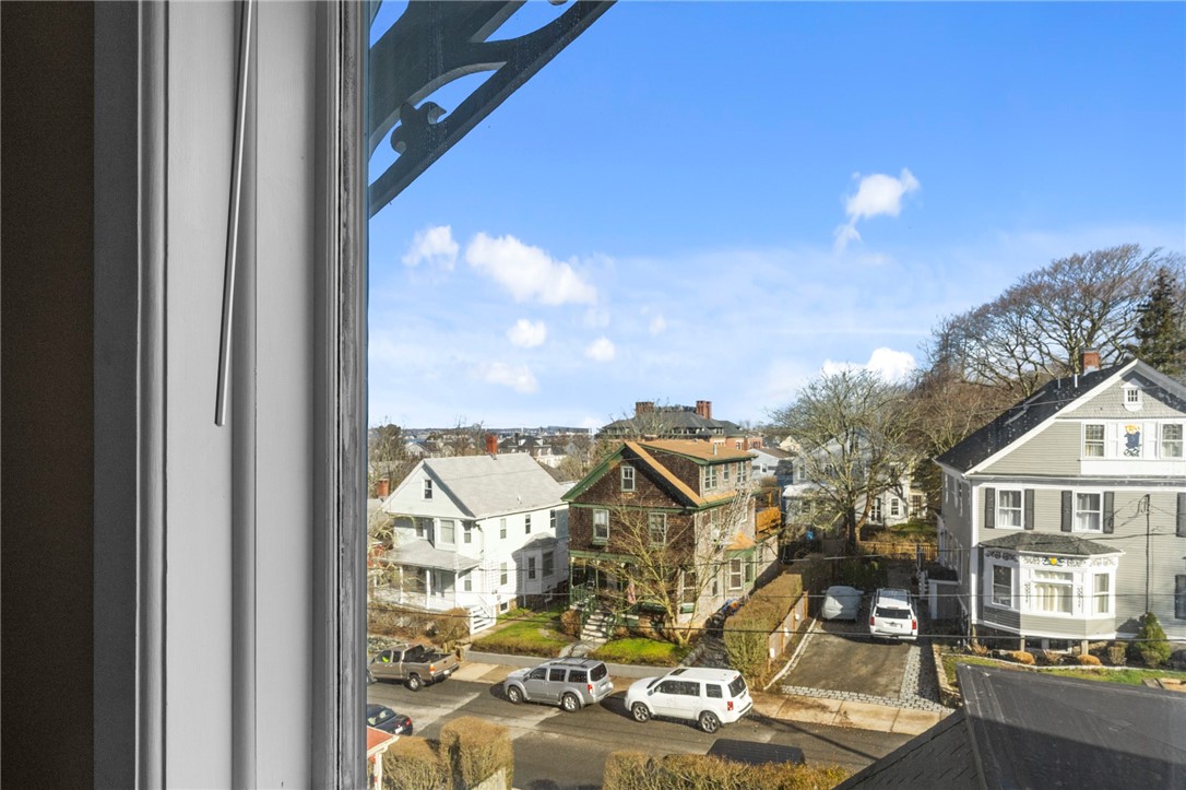 569 Spring Street 3