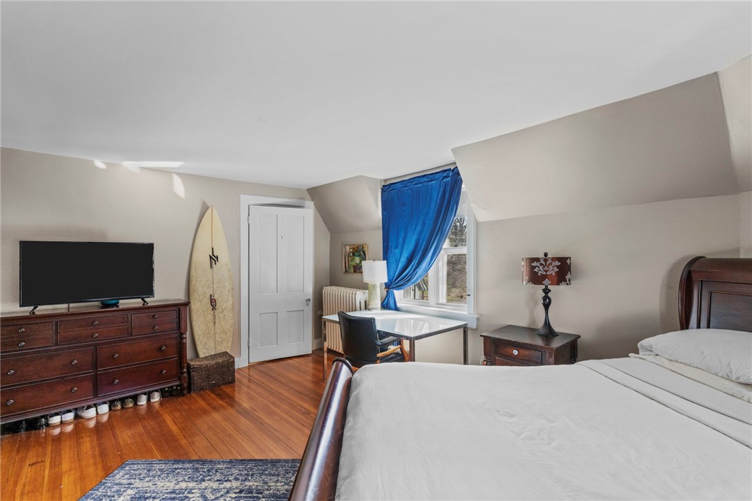569 Spring Street 3