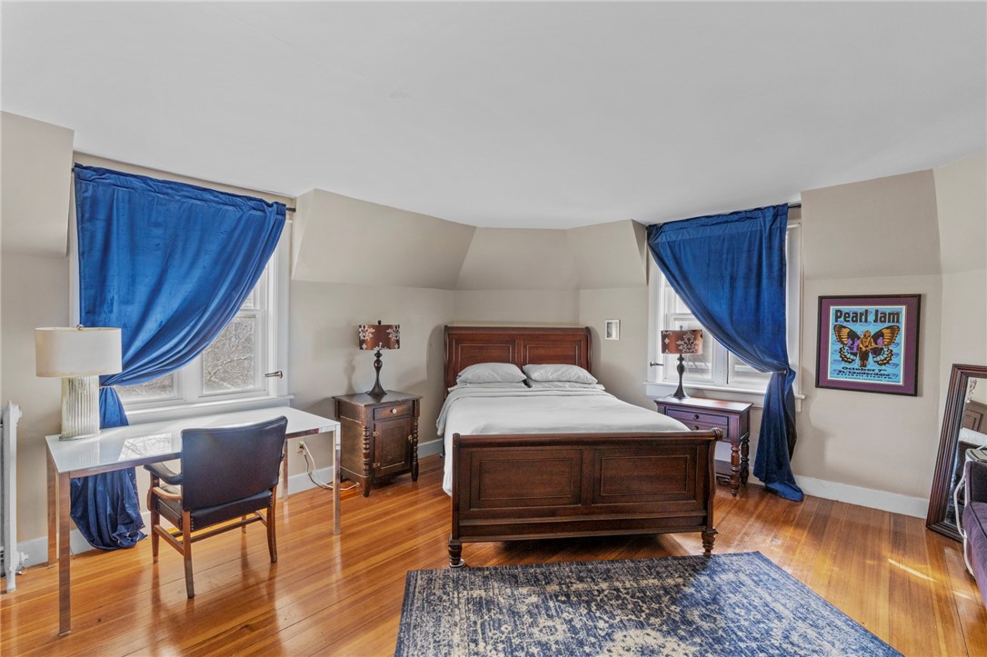 569 Spring Street 3