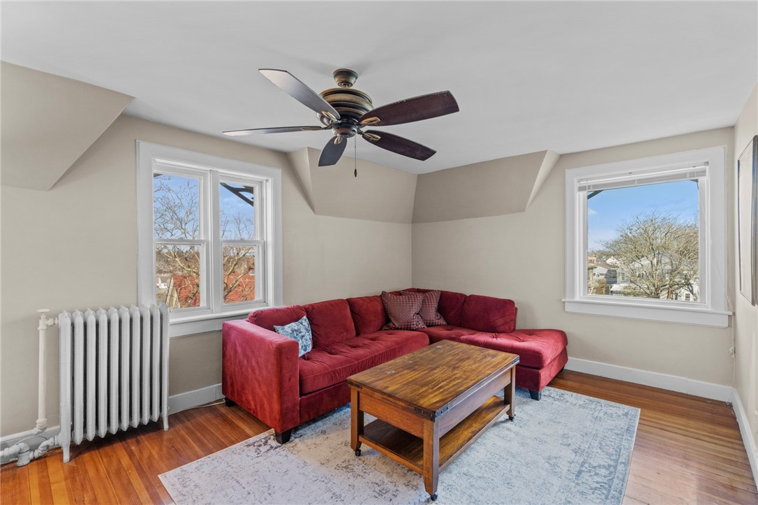 569 Spring Street 3