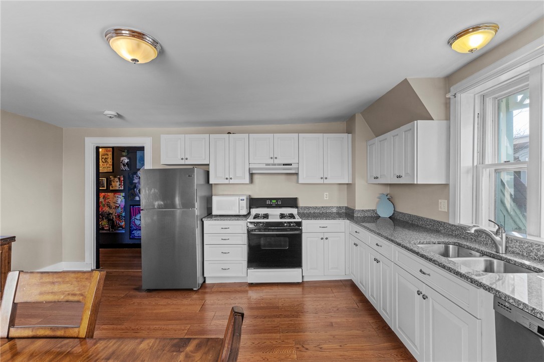 569 Spring Street 3