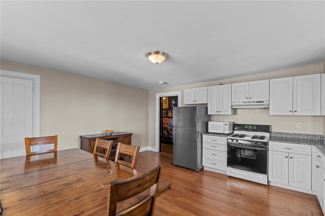 569 Spring Street 3