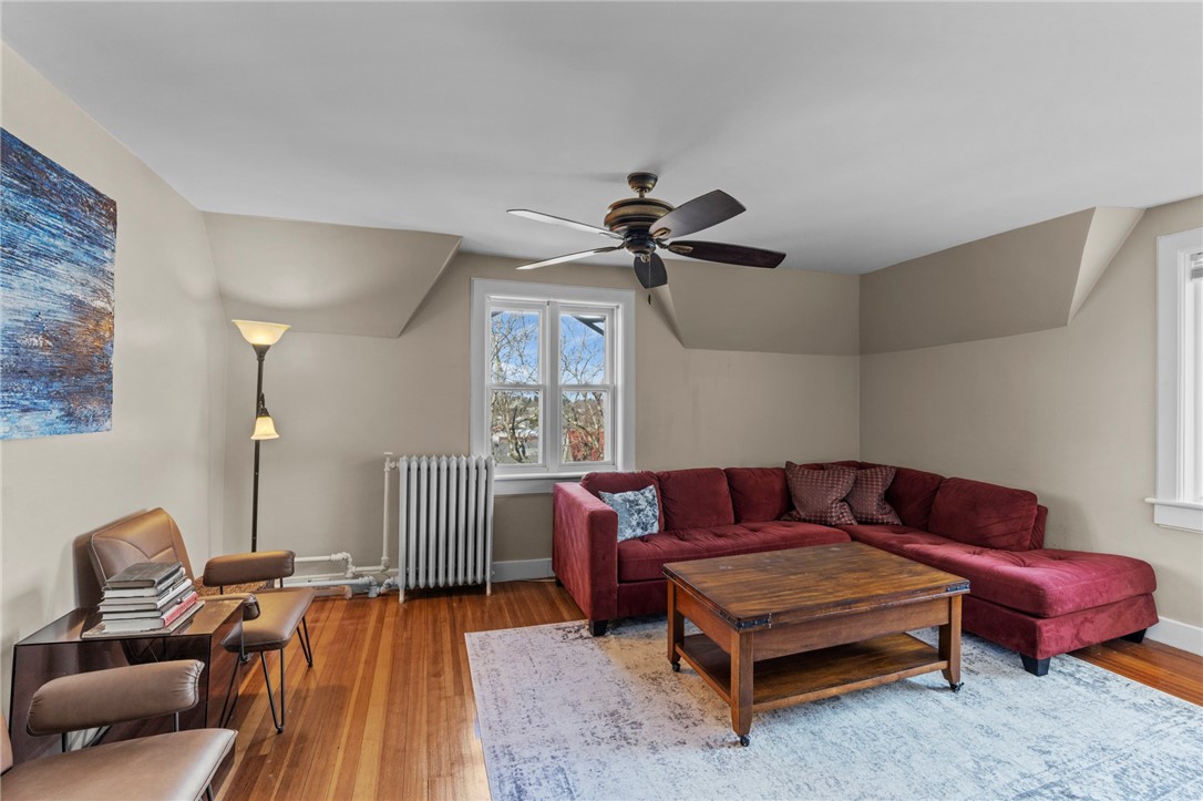 569 Spring Street 3